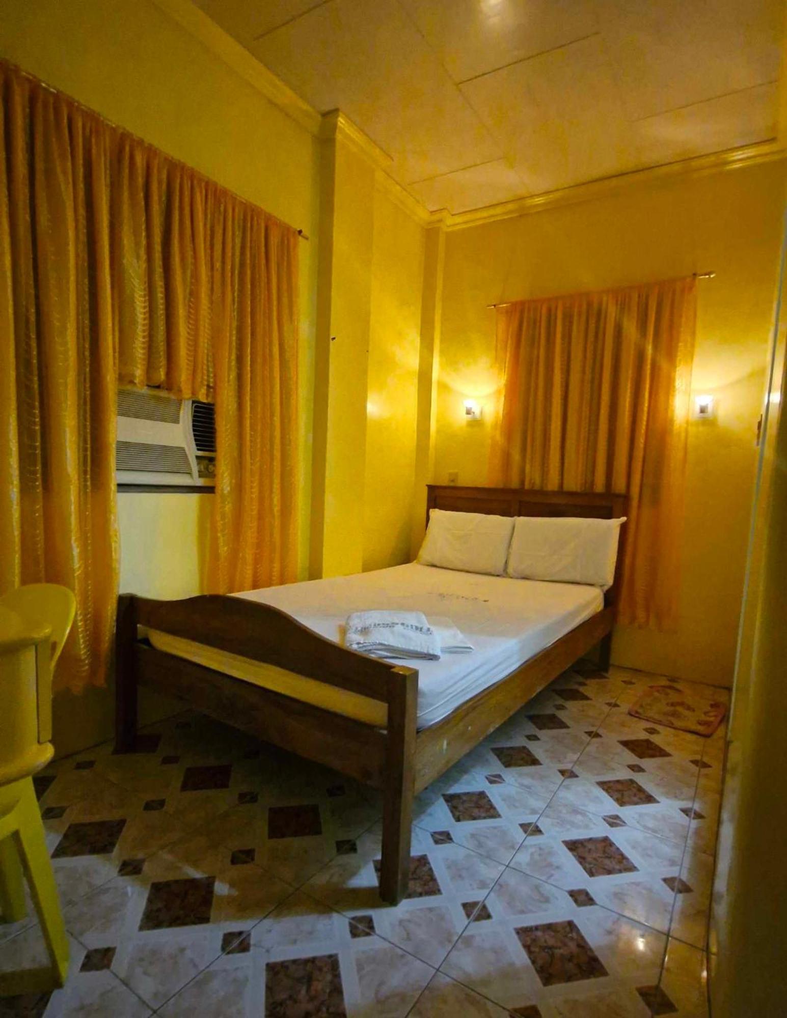Drossgold Pension House Tubigon 外观 照片